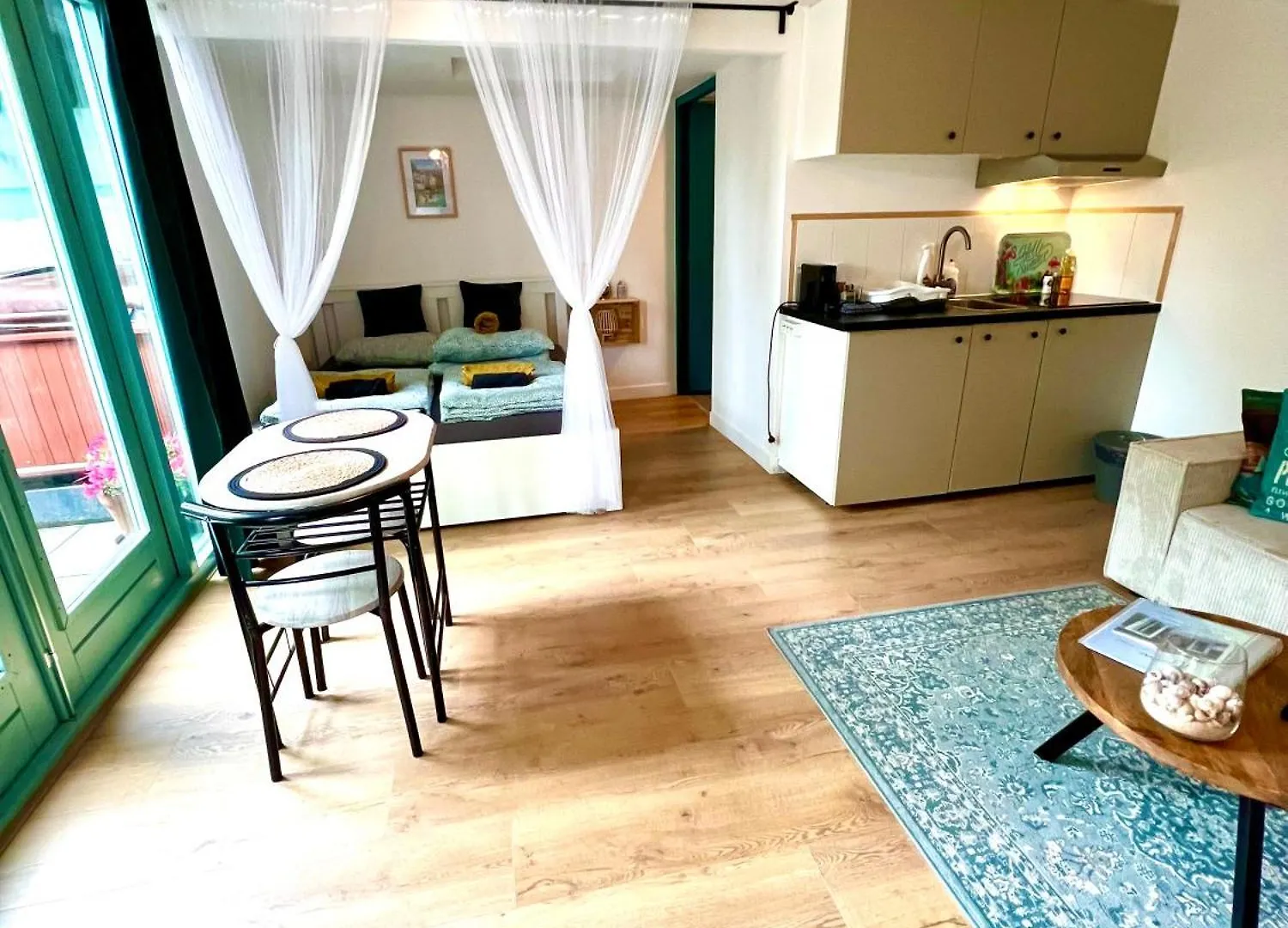 Holiday home Caribbean Style Beach House With Jacuzzi & Private Garden Near Amsterdam