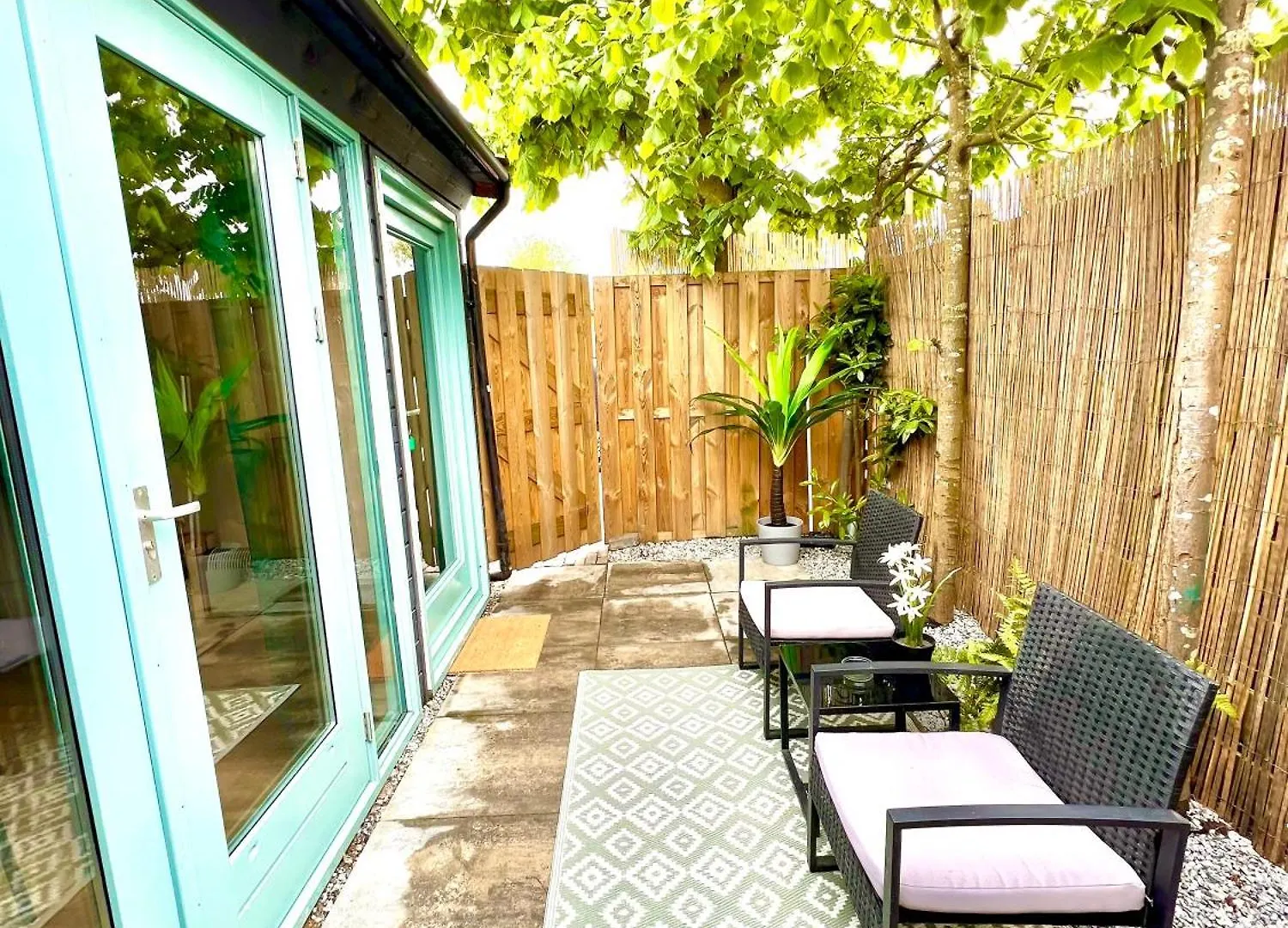 Caribbean Style Beach House With Jacuzzi & Private Garden Near Amsterdam Netherlands