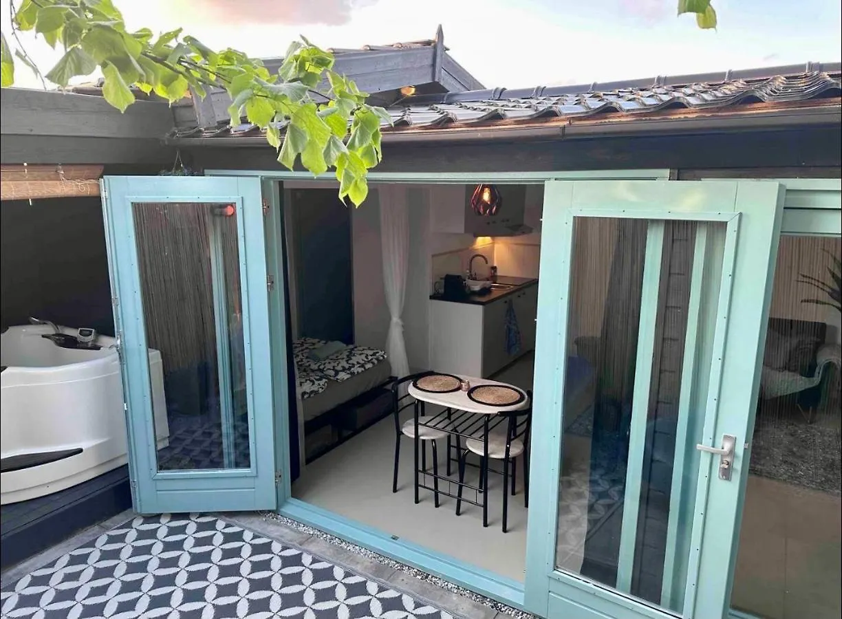 Cozy Cottage With Jacuzzi & Private Garden Near Amsterdam Vijfhuizen 0*,  Nizozemsko
